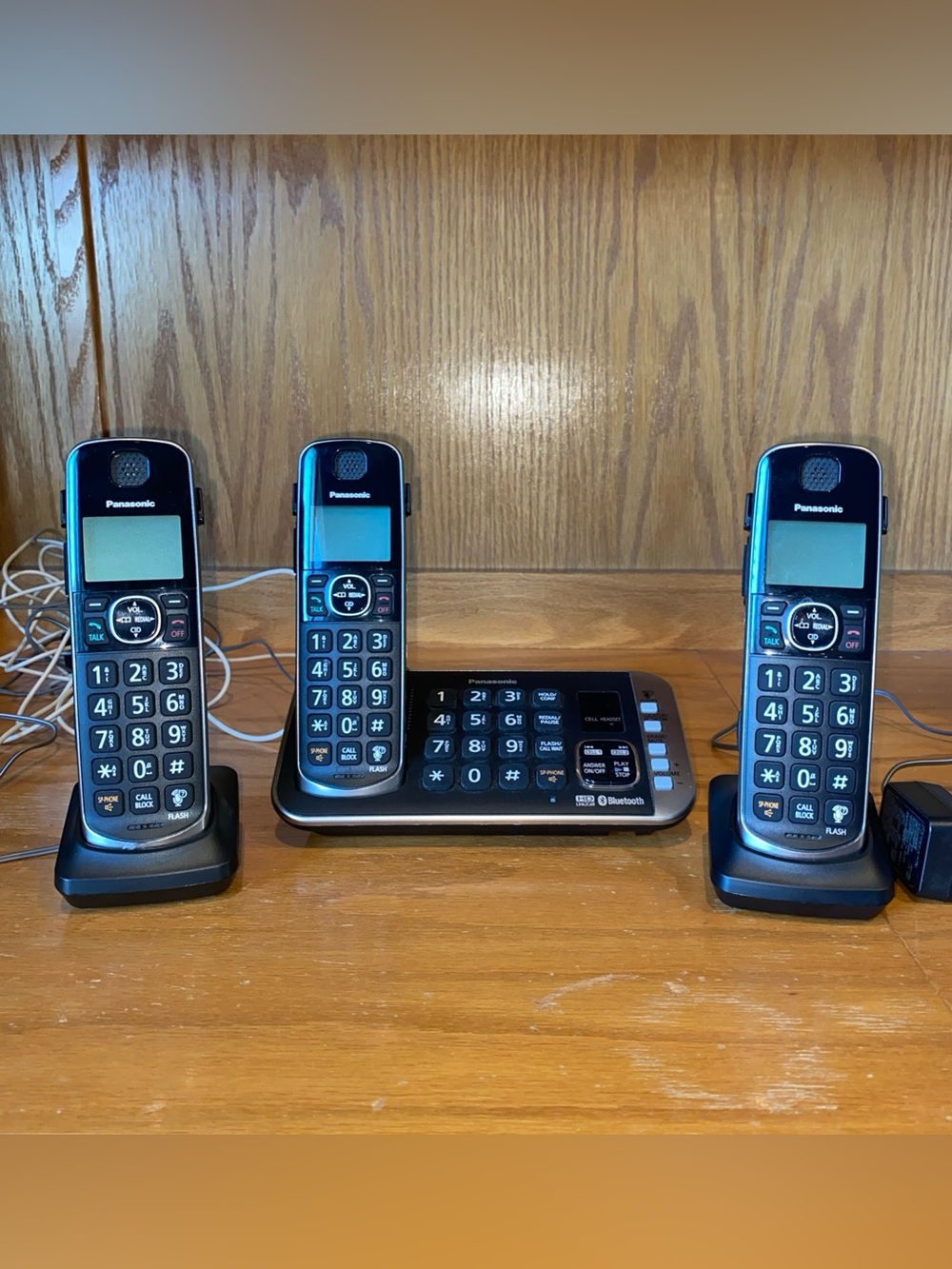 Panasonic Cordless Home Phone Land Line System Model KX-TGE670 3 Handsets Works